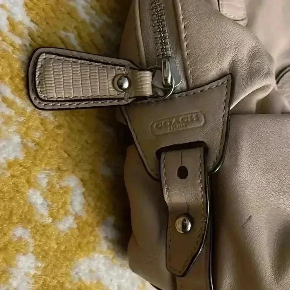 Coach leather shoulder bag purse - Picture 10 of 12